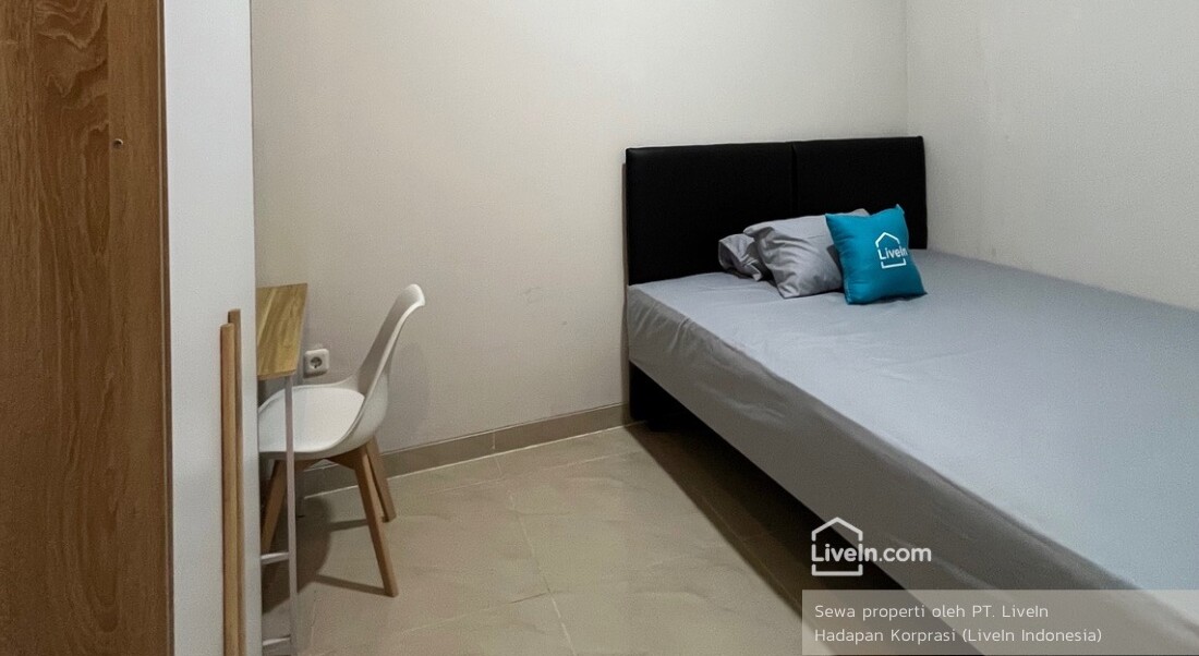 Big Room Without Window