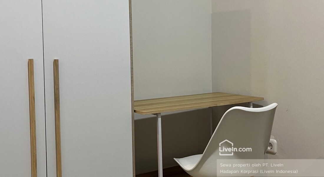 Big Room Without Window