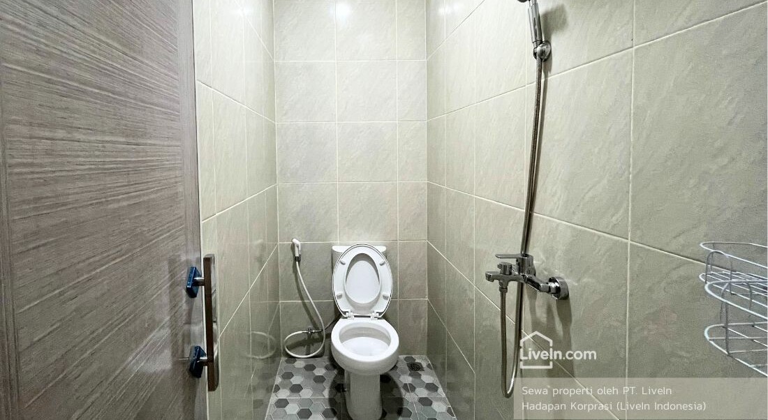 Big Room Without Window