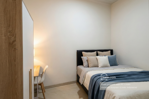 Big Room Without Window