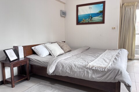 Studio 32 SQM Corner (2-4 and 6 FL)