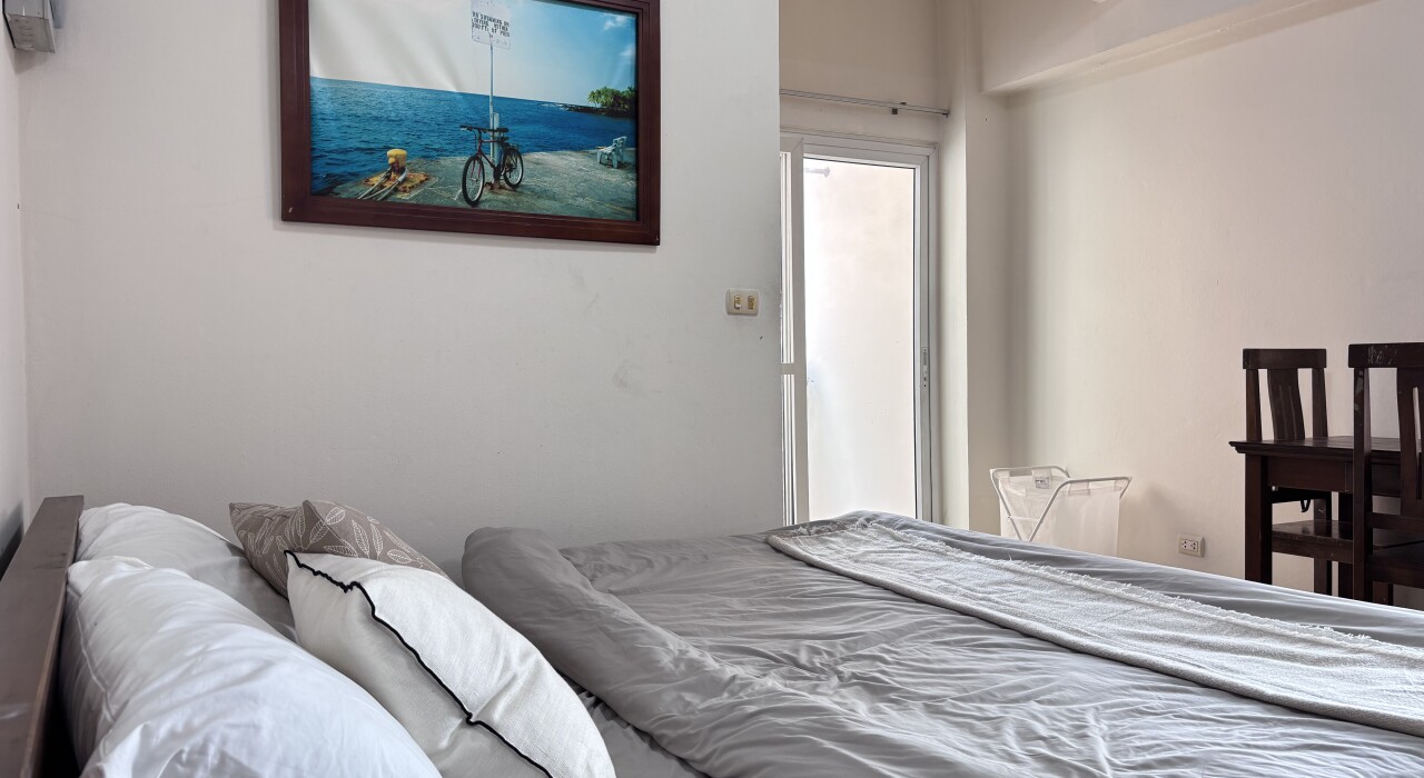 Studio 32 SQM Corner (2-4 and 6 FL)